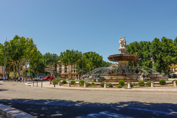  Brunnen an der Rotonde in Aix-en-Provence Frankreich