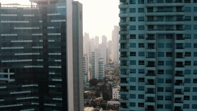 aereo sobre altos edificios Cartagena