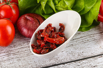 Dry tomato in olive oil