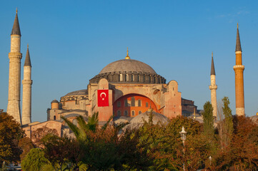 Fototapeta na wymiar The exterior of the controversial Aya Sofia Mosque, Sultanahmet, Istanbul, Turkey. .