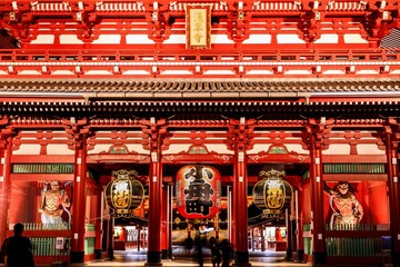 東京　浅草寺の夜景（宝蔵門）