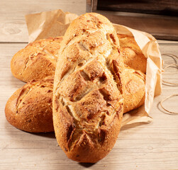 Set of breads, baguettes. Conjunto de panes, baguettes.