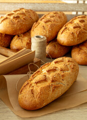 Conjunto de panes, baguettes. Set of breads, baguettes.