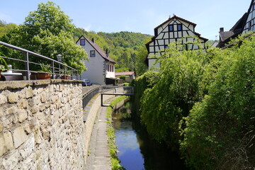 Fototapeta na wymiar Wasserlauf in der Altstadt von Meisenheim am Glan