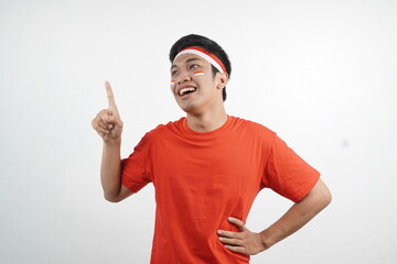 Naklejka premium man celebrating independence day show something up gesture.