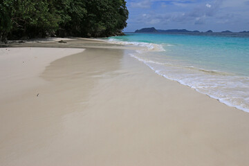 Nyaung Oo Phee Island, Myanmar
It is the farthest island from both Myanmar and Thailand. It is very beautiful here.