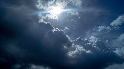 Fototapeta premium Cielo soleado de verano