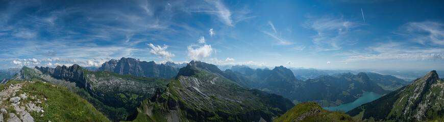 Obraz na płótnie Canvas large panorama of the glarus mountains with wägitalersee