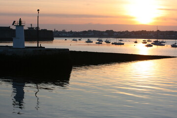 Coucher de soleil sur la rade de Lorient (Bretagne, Morbihan, France)