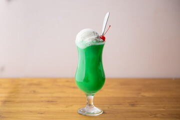 cream-soda, japanese style melon flavored soda with ice cream