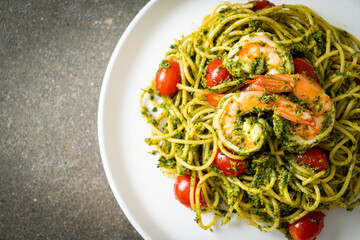 Spaghetti with prawns or shrimps in homemade pesto sauce