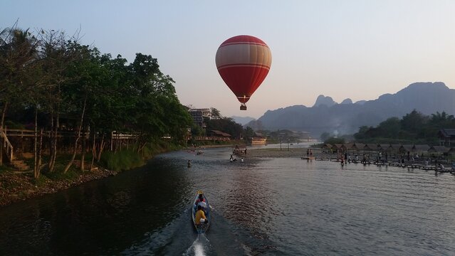Hot air balloon over the Makong river in Laos