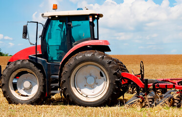 Obraz premium Tractor at work - Agriculture