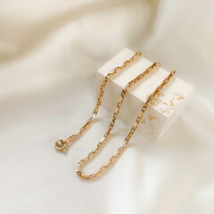 Stylish chain in the style of Cartier in 14k rose gold on plaster mold.