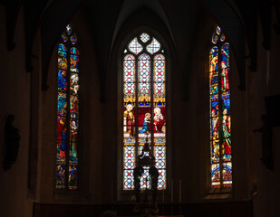 Fototapeta na wymiar Vitraux de l'église Sainte-Anne-de-la-Palud, Plonévez-Porzay, Finistère, Bretagne, France