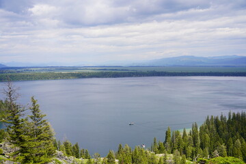 Jenny lake and inspiration point at Grand Teton National Park
