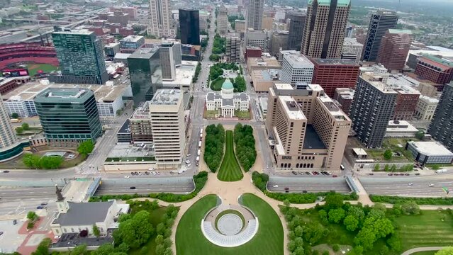Saint Louis, Missouri: View from the top of Gateway Arch of Old Courthouse, Luther Ely Smith Square, National Park grounds and downtown. 
