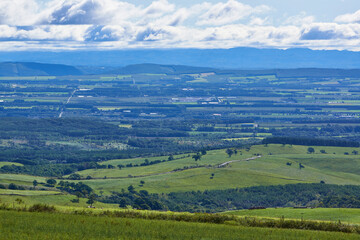 Naklejka premium 北海道 ナイタイ高原牧場からの十勝平野 