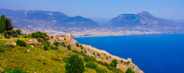 Obraz premium Landscape view of Alanya and old castle, Antalya district, Turkey