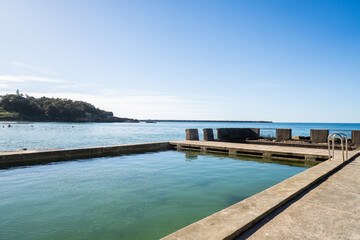 Obraz premium Yamba Ocean Pool towards turners beach in Yamba, NSW (New South Wales), Australia
