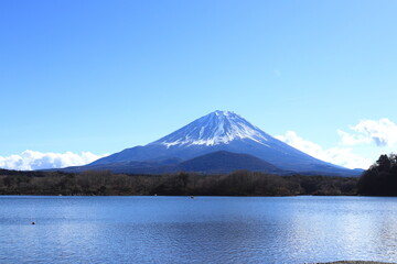精進湖からの富士山