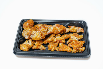 鶏皮のピリ辛揚げ