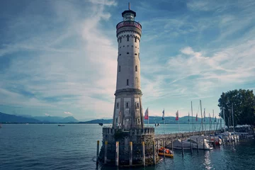 Abwaschbare Fototapete Stockholm Lindauer Leuchtturm und Hafeneinfahrt am Bodensee
