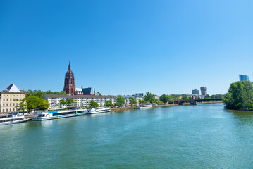 Fototapeta na wymiar Main river in Frankfurt am Main