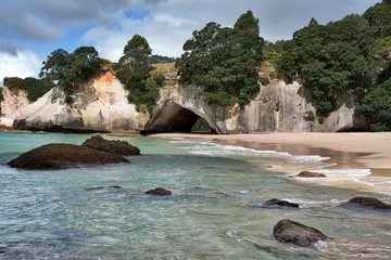 Papier Peint photo autocollant Cathedral Cove The golden beach and stunning  rock formations and archway  at Cathedral cove in the Coromandel NZ