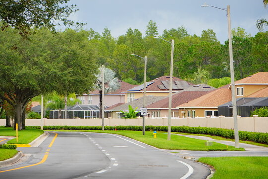 A typical Florida community, wall and road	
