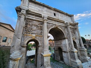 Fototapeta na wymiar arch in Roma 