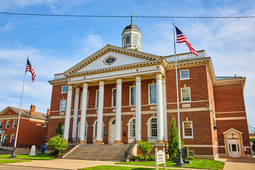 Fototapeta na wymiar Memorial Building and Theater Knox County in Ohio on bright summer day
