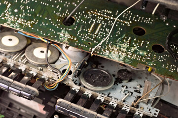 Tape pulling mechanism of the cassette deck. tape recorder repair.