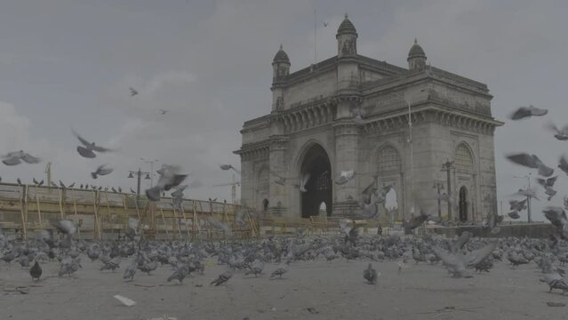 Gateway of India on an overcast day (log files)