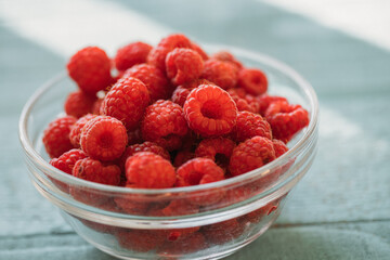 bowl of raspberries