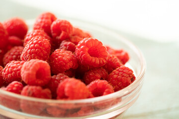 bowl of raspberries