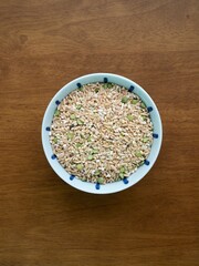 도자기 그릇에 담긴 잡곡, 건강식