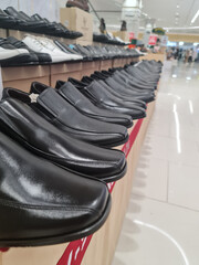 men's shoes on sale in the mall