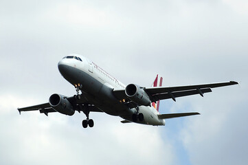 Jet im Landeanflug