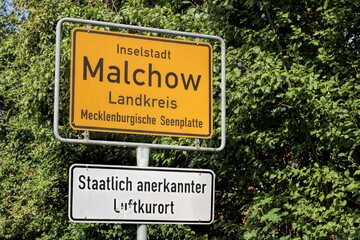 malchow, deutschland - ortsschild vom luftkurort malchow