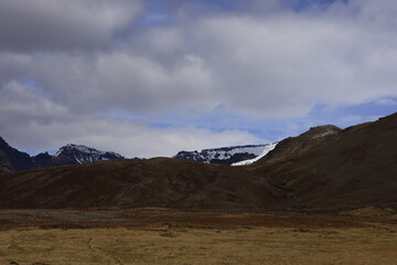 Fototapeta na wymiar Mountain view located in the Vatnajökull National Park in the south of Iceland