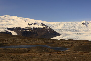 Fjallsárlón is a glacier lake located in the south of the Vatnajökull glacier between the Vatnajökull National Park and the town of Höfn , in the south of Iceland