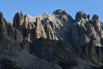 peaks in the dolomites