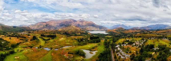 D NZ Arrowtown 2 lake left pan