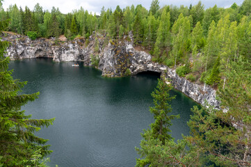 Fototapeta na wymiar Ruskeala marble canyon in Karelia