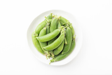 白背景にスナップエンドウ