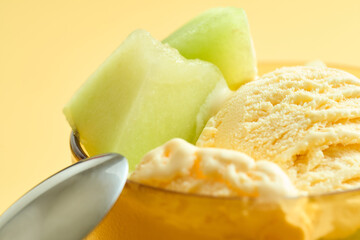 メロンとアイス　melon and ice cream