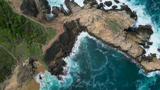 Captivating scenery: Punta Cometa, Oaxaca's Waves