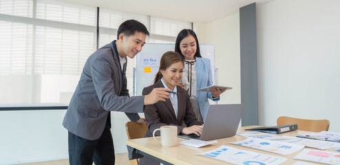 Business team briefing of financial analyze about company graph profit. finance, strategy, meeting concept on labtop