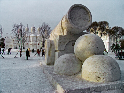 A packed snow sculpture of an old style cannon with 3 huge cannon balls, 2006 Sun Island Park Snow Sculptures Competition, Harbin, Heilongjiang, China